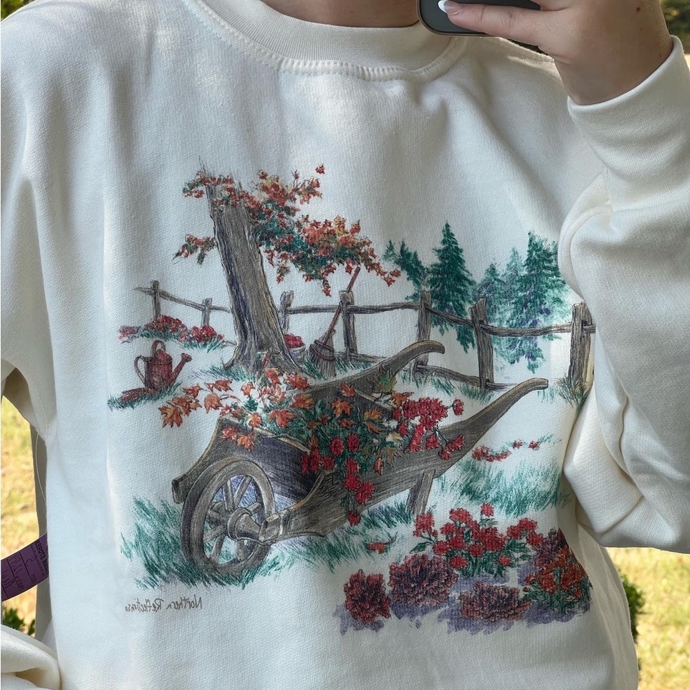 Women’s size small fall sweatshirt - Picture 3 of 3